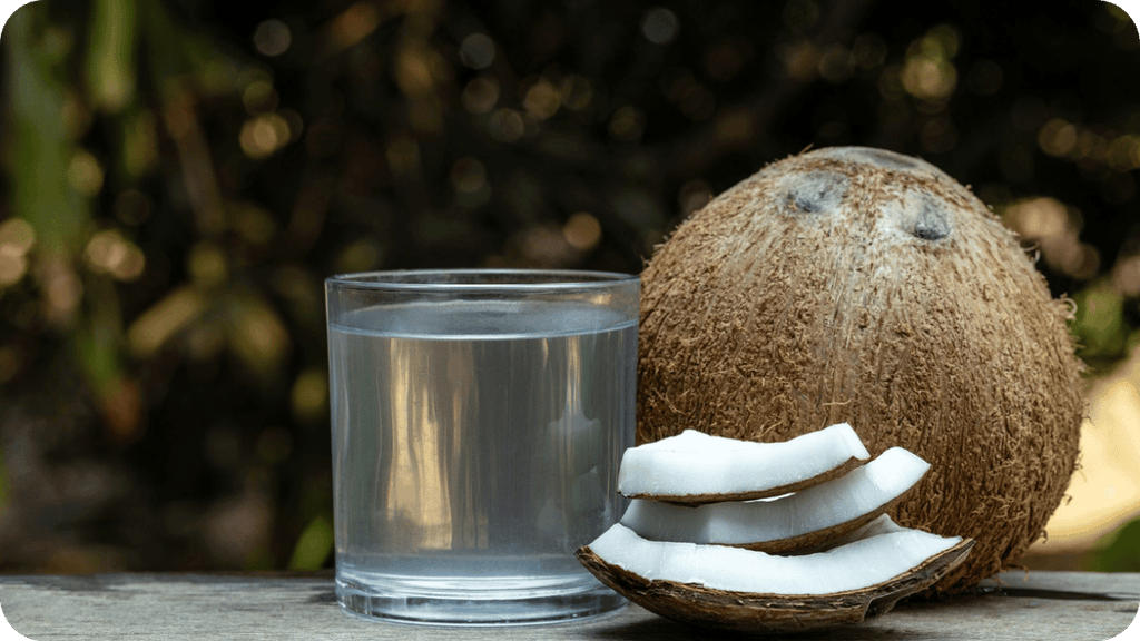 the best electrolyte powder contains carbohydrates, such as from coconut water